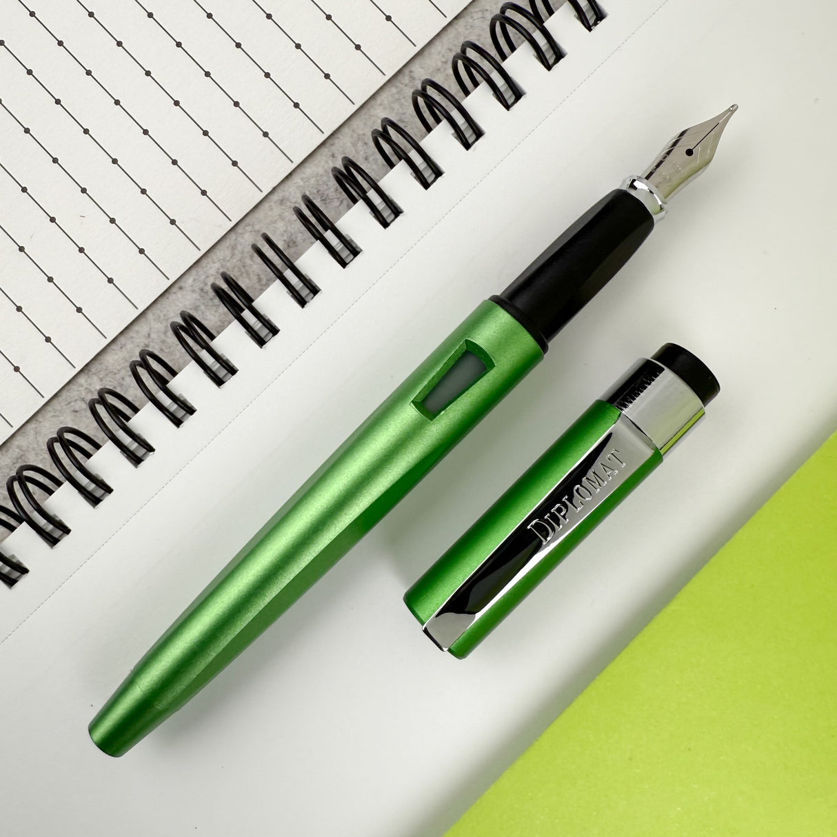 Diplomat Magnum Fountain Pen - Lime Green