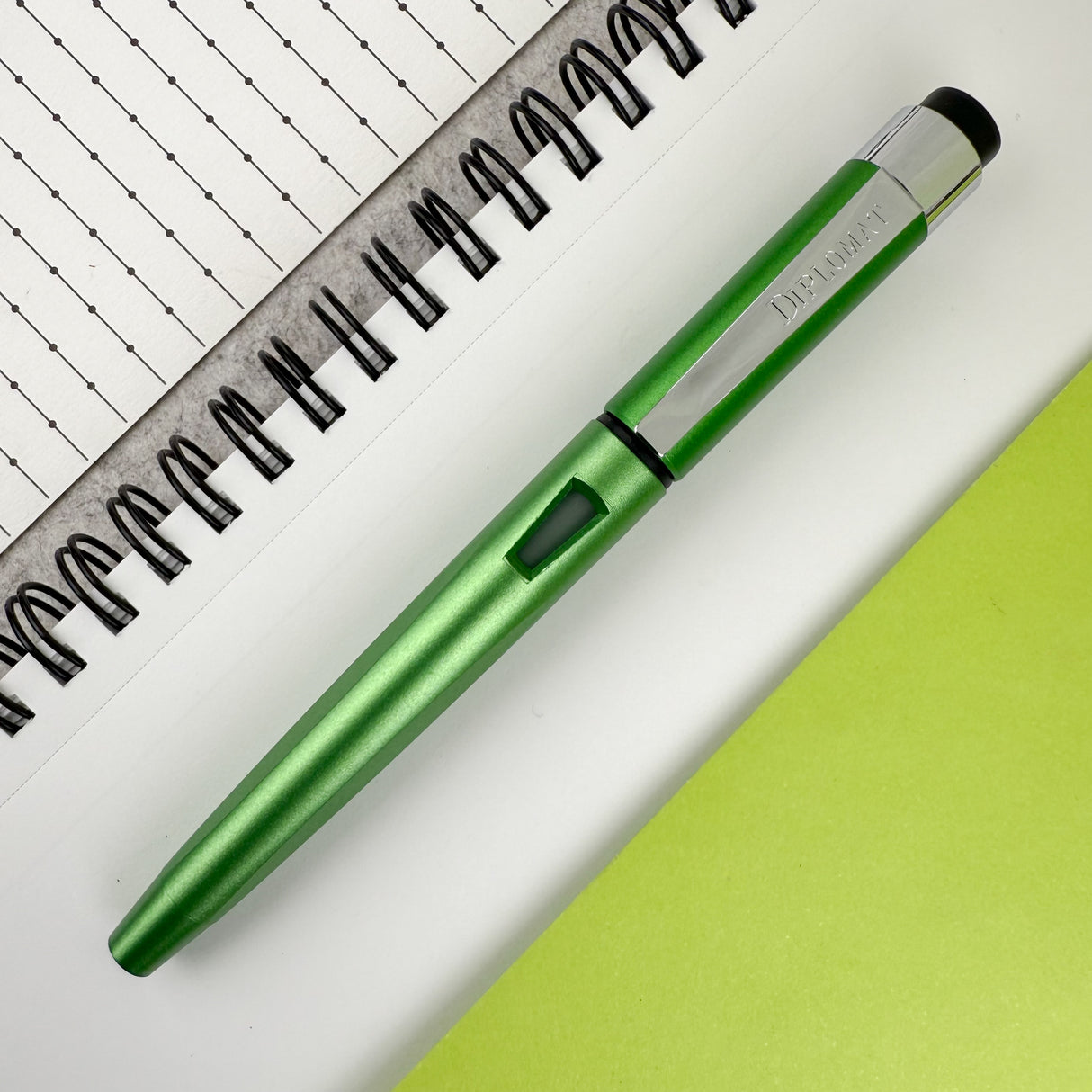 Diplomat Magnum Fountain Pen - Lime Green