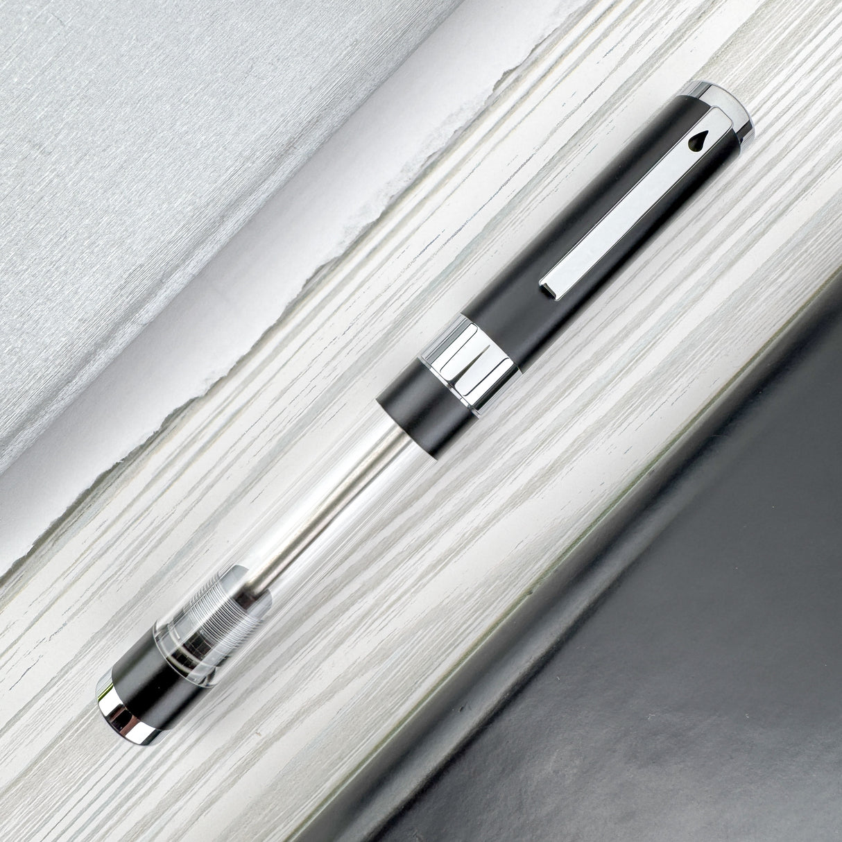 Diplomat Nexus Fountain Pen - Demo Black/Chrome