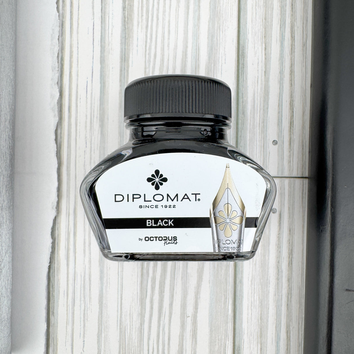 Diplomat Nexus Fountain Pen - Demo Black/Chrome