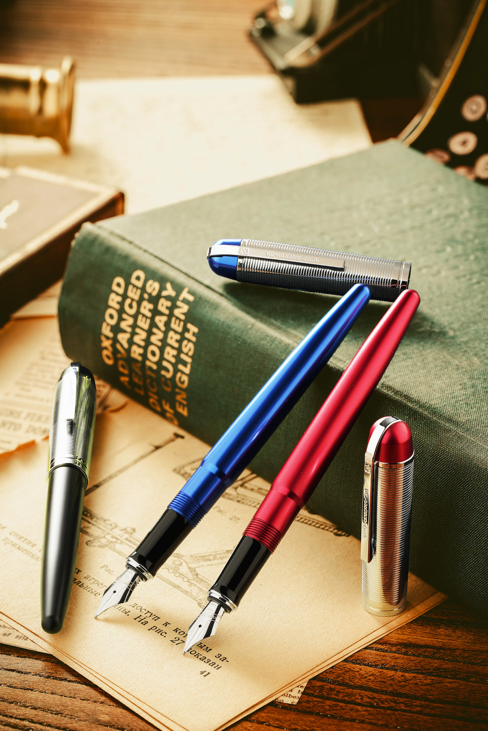 Wahl Eversharp Skyline Fountain Pen - Blue w/Silver Trim