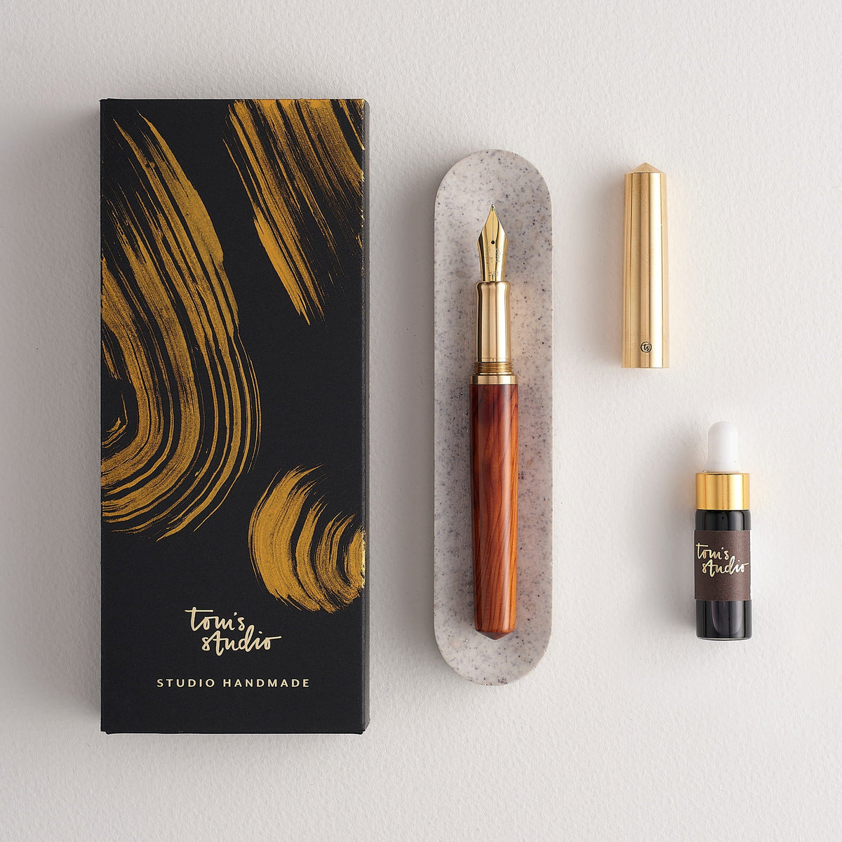 Tom's Studio Studio Handmade Fountain Pen - Yew