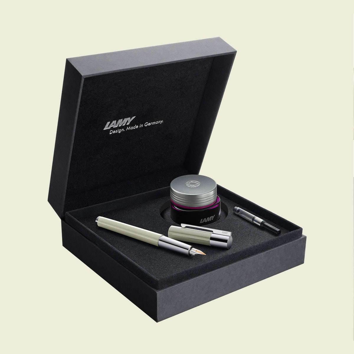 Lamy Scala Pearl Limited Edition gift set with T53 Ruby ink and Z27 converter