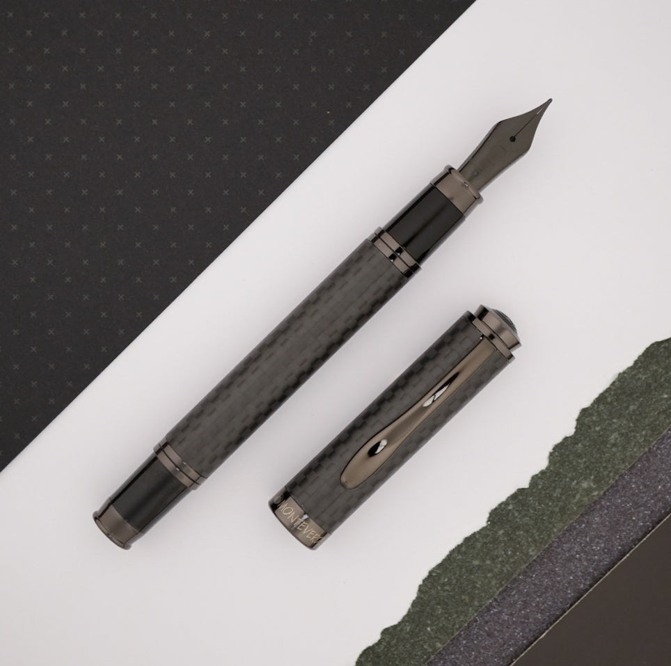 Monteverde Innova Fountain Pen Gift Set - Carbon Fiber w/ Gunmetal