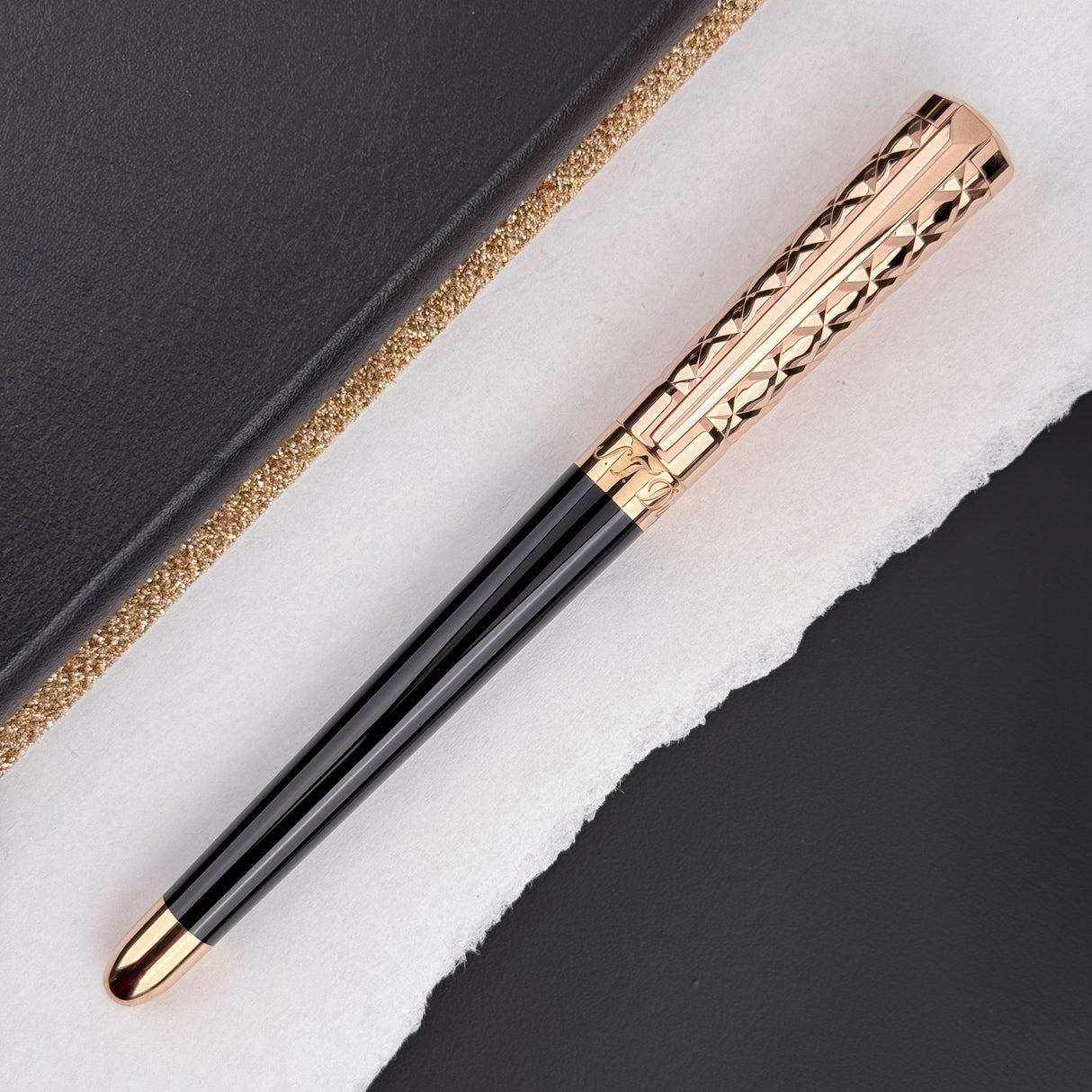ST. Dupont Liberte Fountain Pen - Black Lacquer and Pink Gold (Doorbuster)