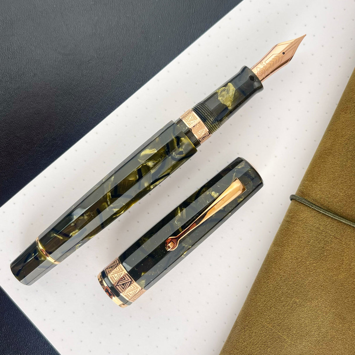 Omas Paragon Fountain Pen - Saft Green (Doorbuster)