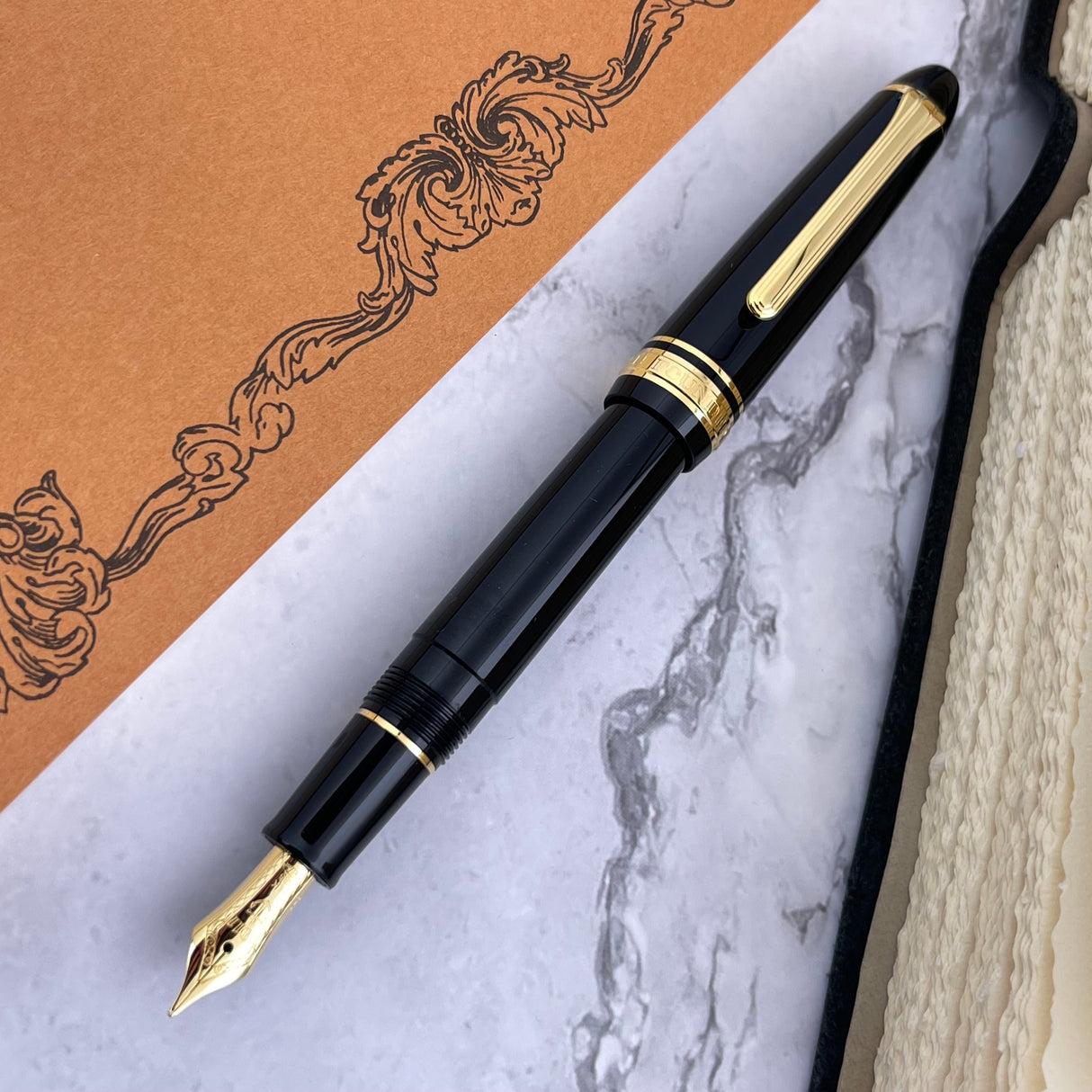 Sailor 1911S Fountain Pen - Black w/ Gold