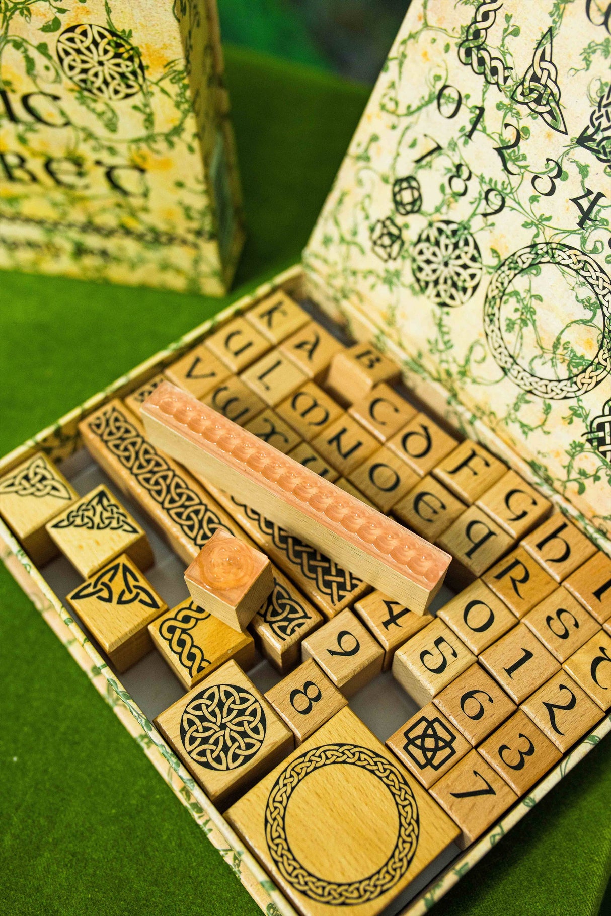 CoraCreaCrafts Celtic Stamp Set