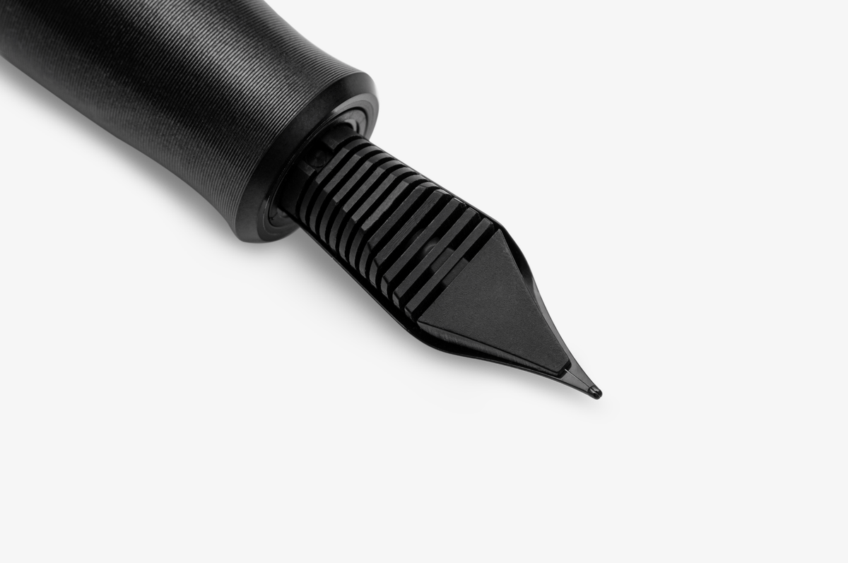 Gravitas Vac 2.0 Fountain Pen - Aluminum Black