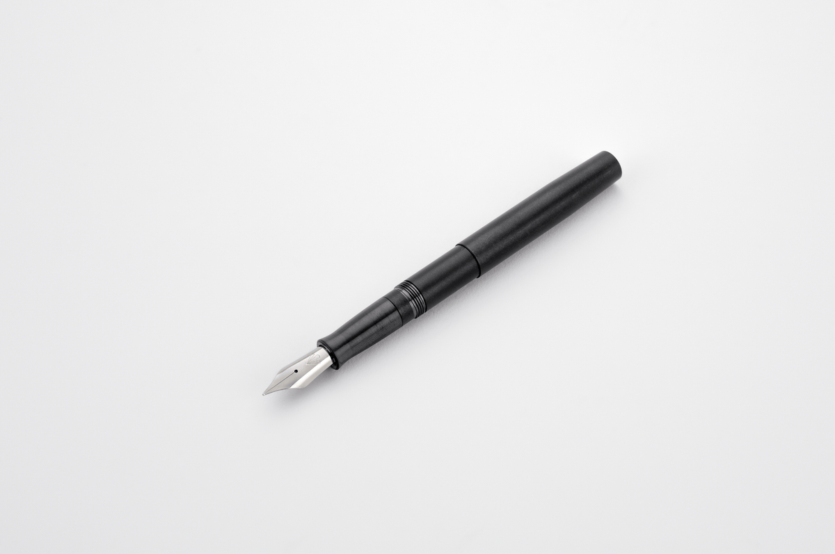 Gravitas Quark Fountain Pen - Zirconium Stone Washed