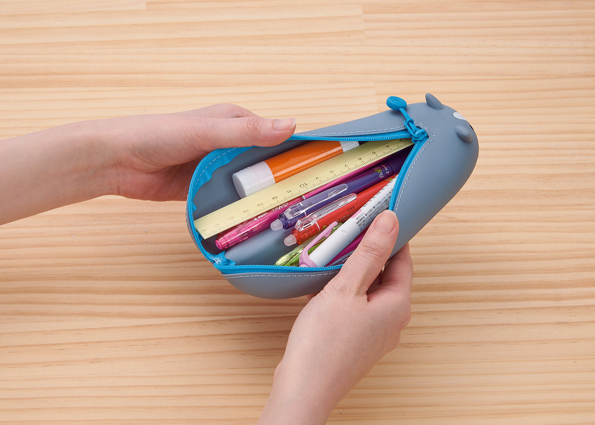PuniLabo Lying Down Zipper Pouch - Penguin