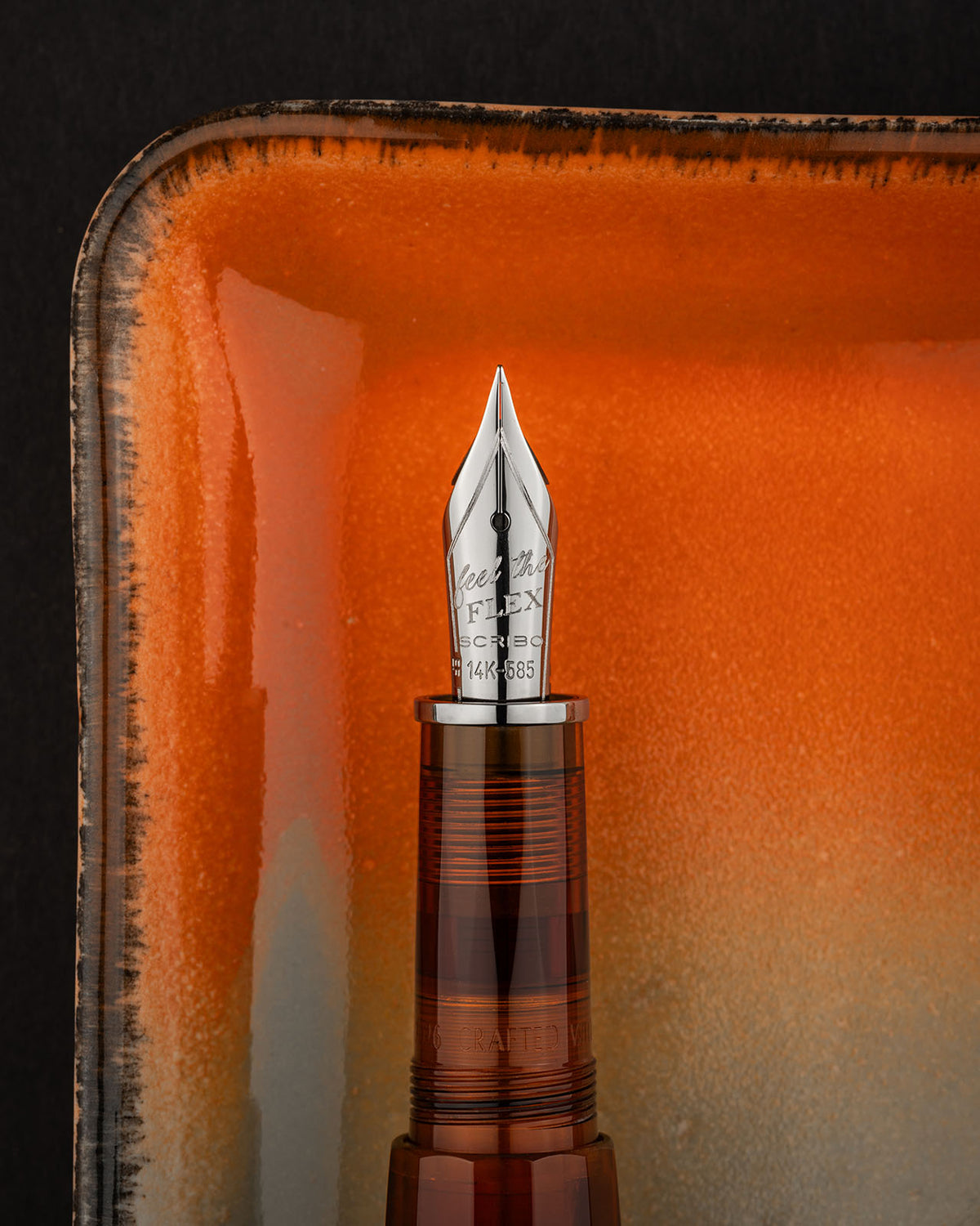 FEEL Resina section and nib