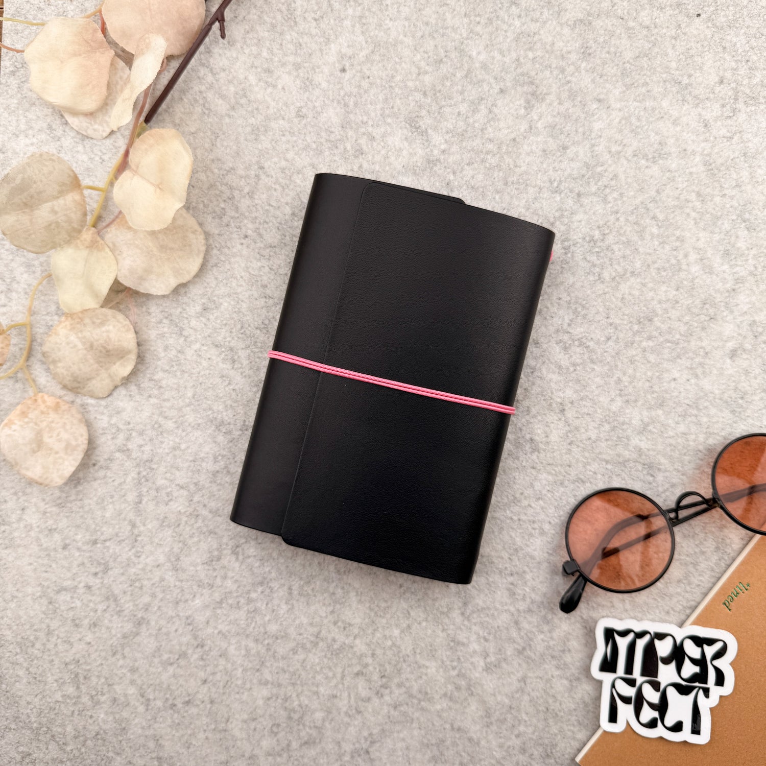 Imperfect Concepts Jasper Leather Notebook - A6 Trifold - Black (23 C)