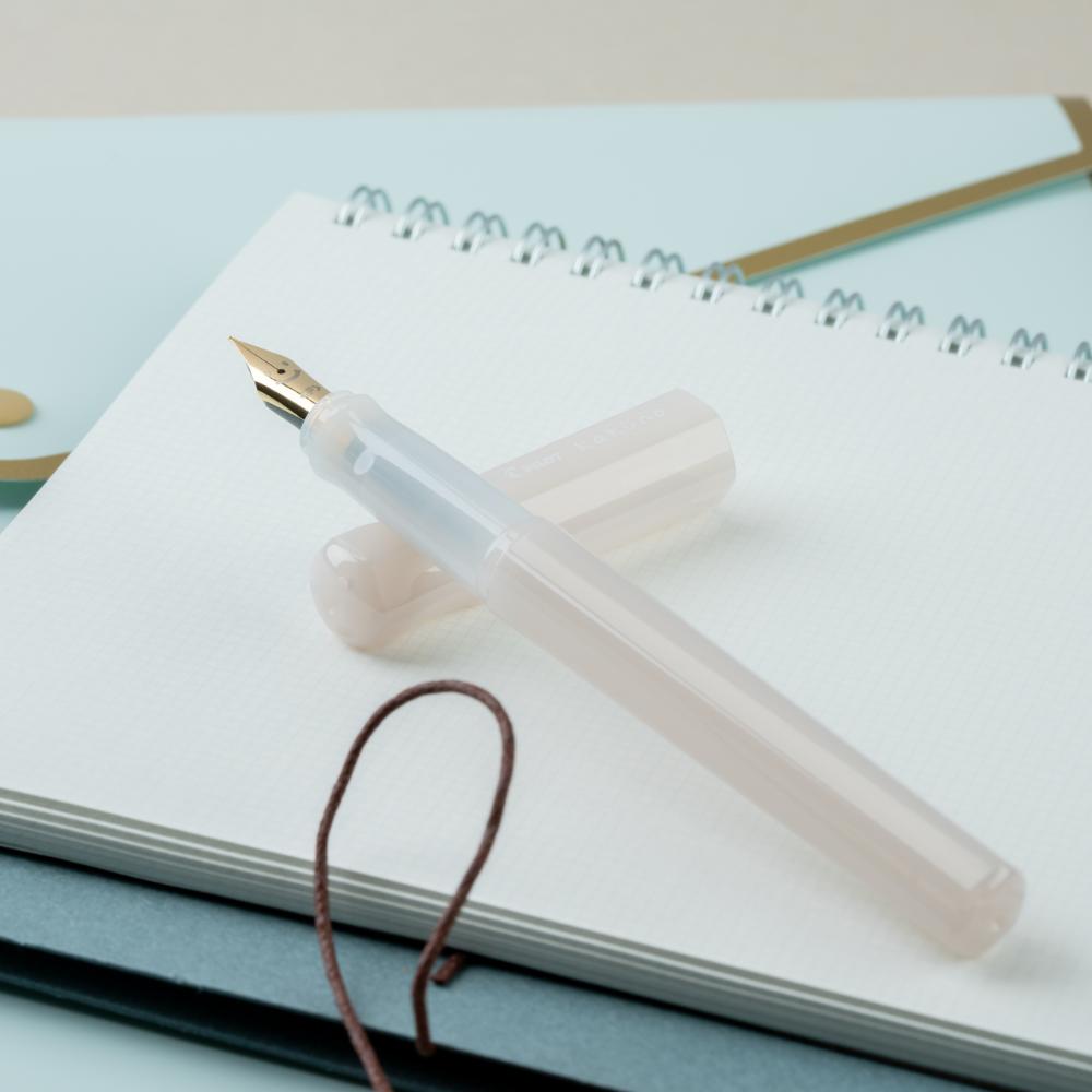 Pilot Kakuno Fountain Pen - Cumulus White