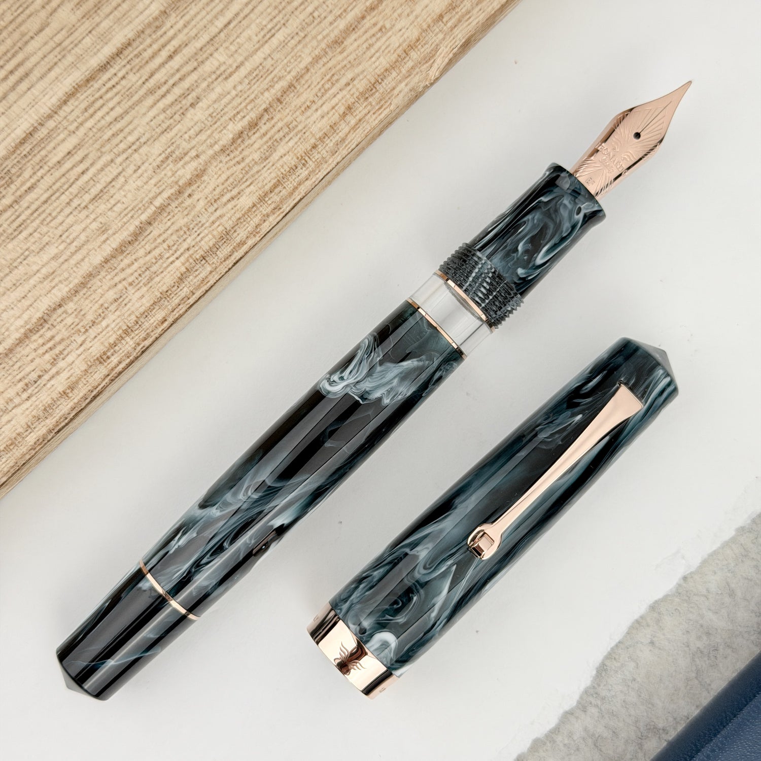 Leonardo Fantasie Momento Magico Fountain Pen - Artic Blast
