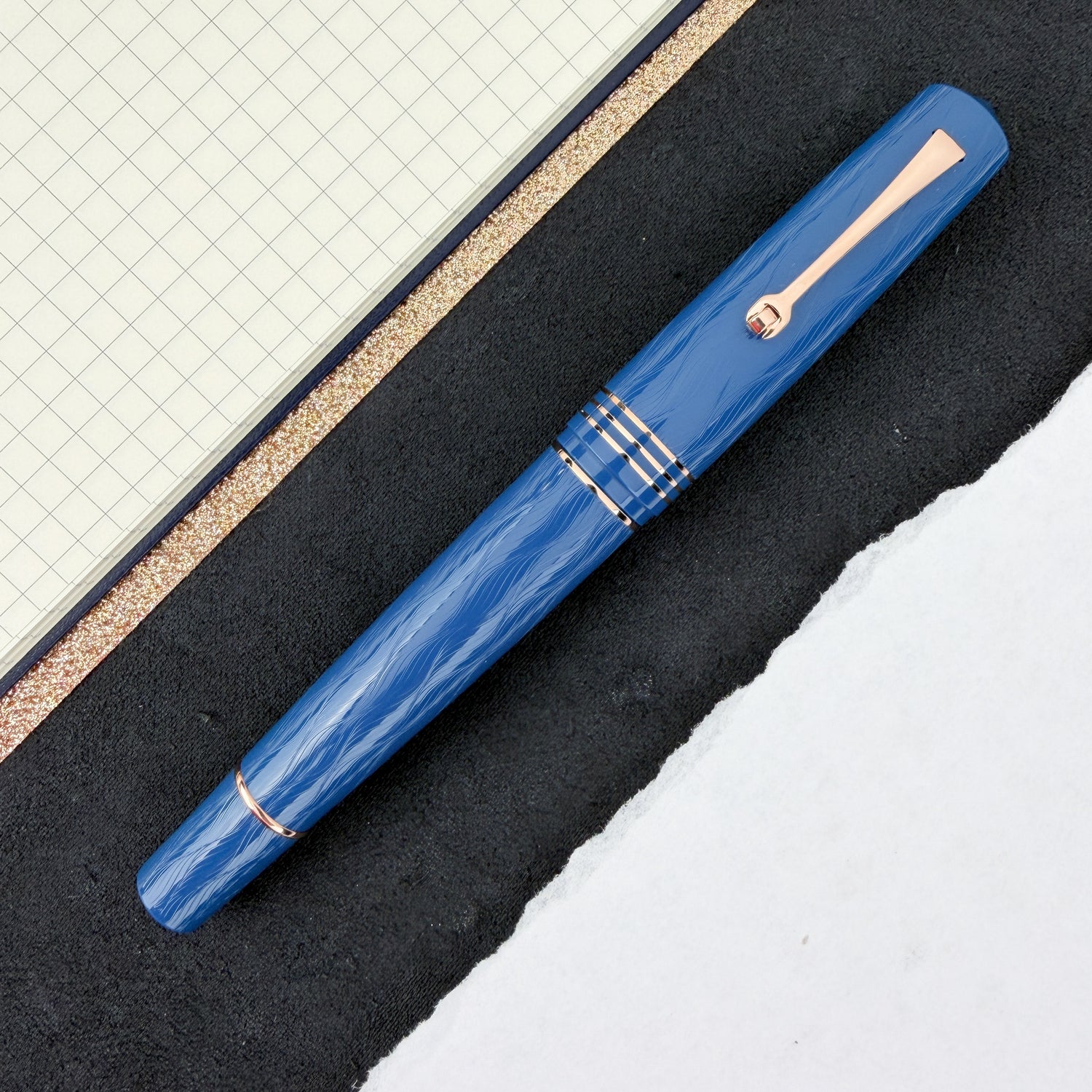Leonardo Momento Zero Grande 2.0 The Art of Guilloché Fountain Pen - Iris with Rose Gold Trim