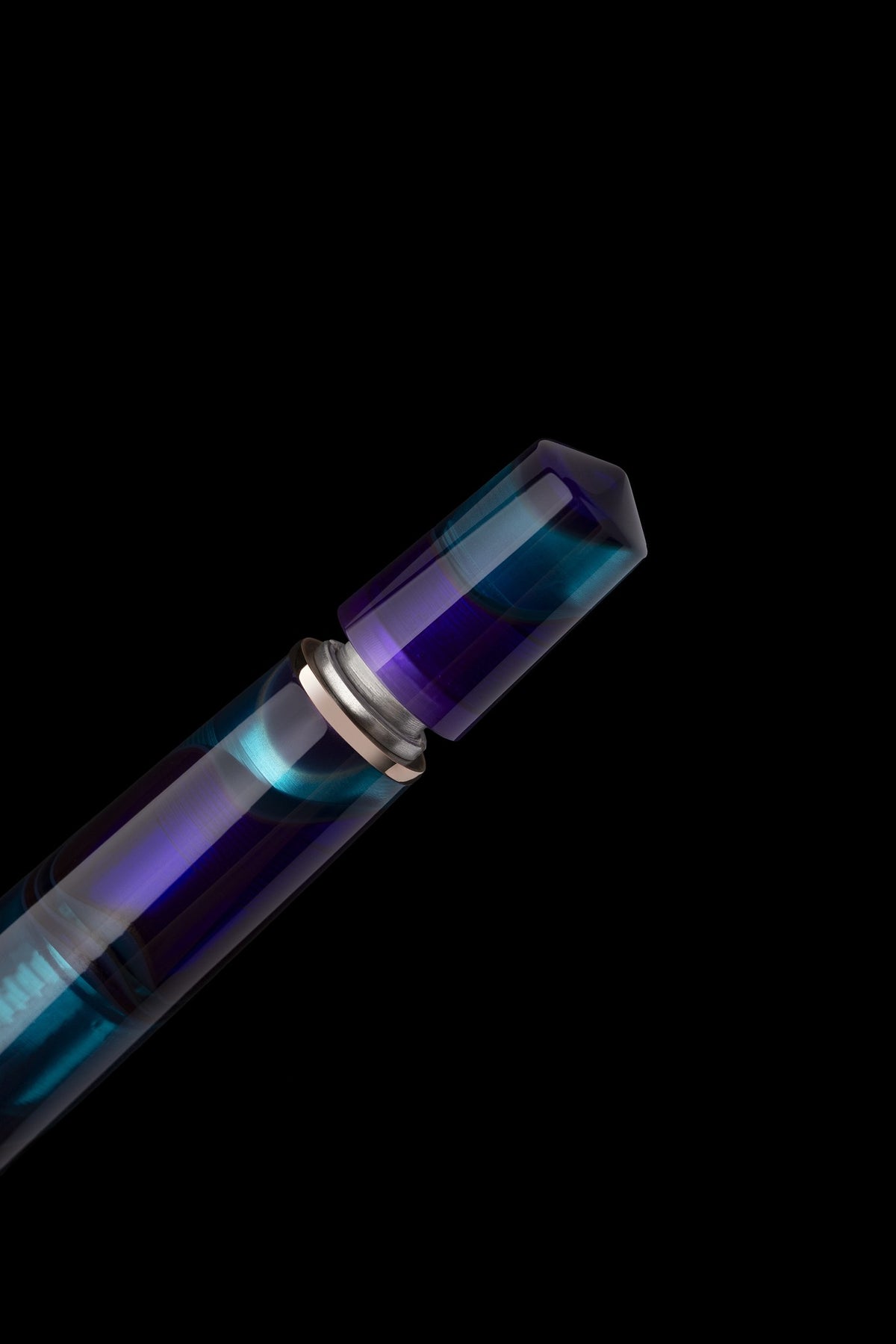 Leonardo Momento Zero Grande Eclipsis Moon fountain pen