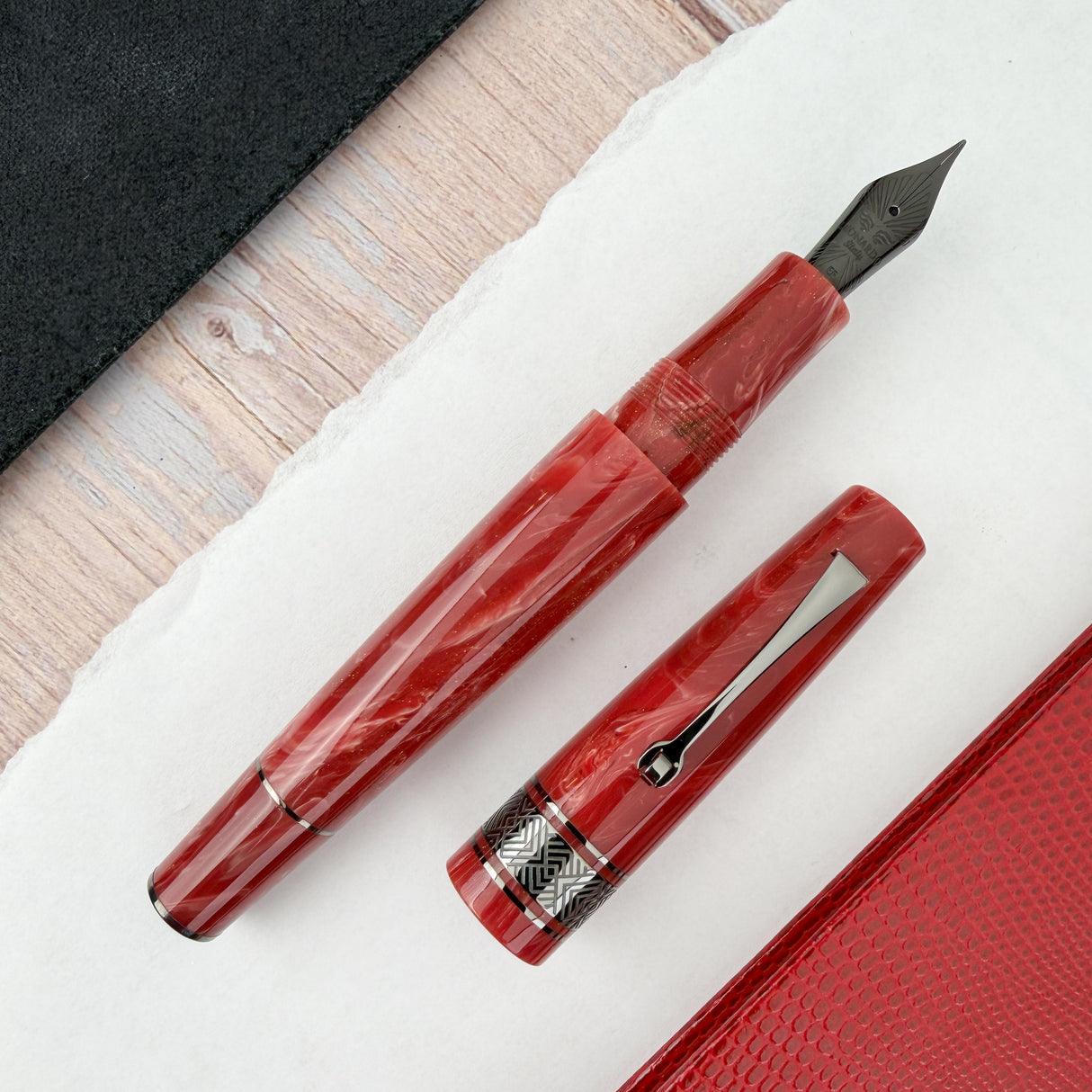 Leonardo Supernova Fountain Pen - Starlight Pink w/ Ruthenium Trim