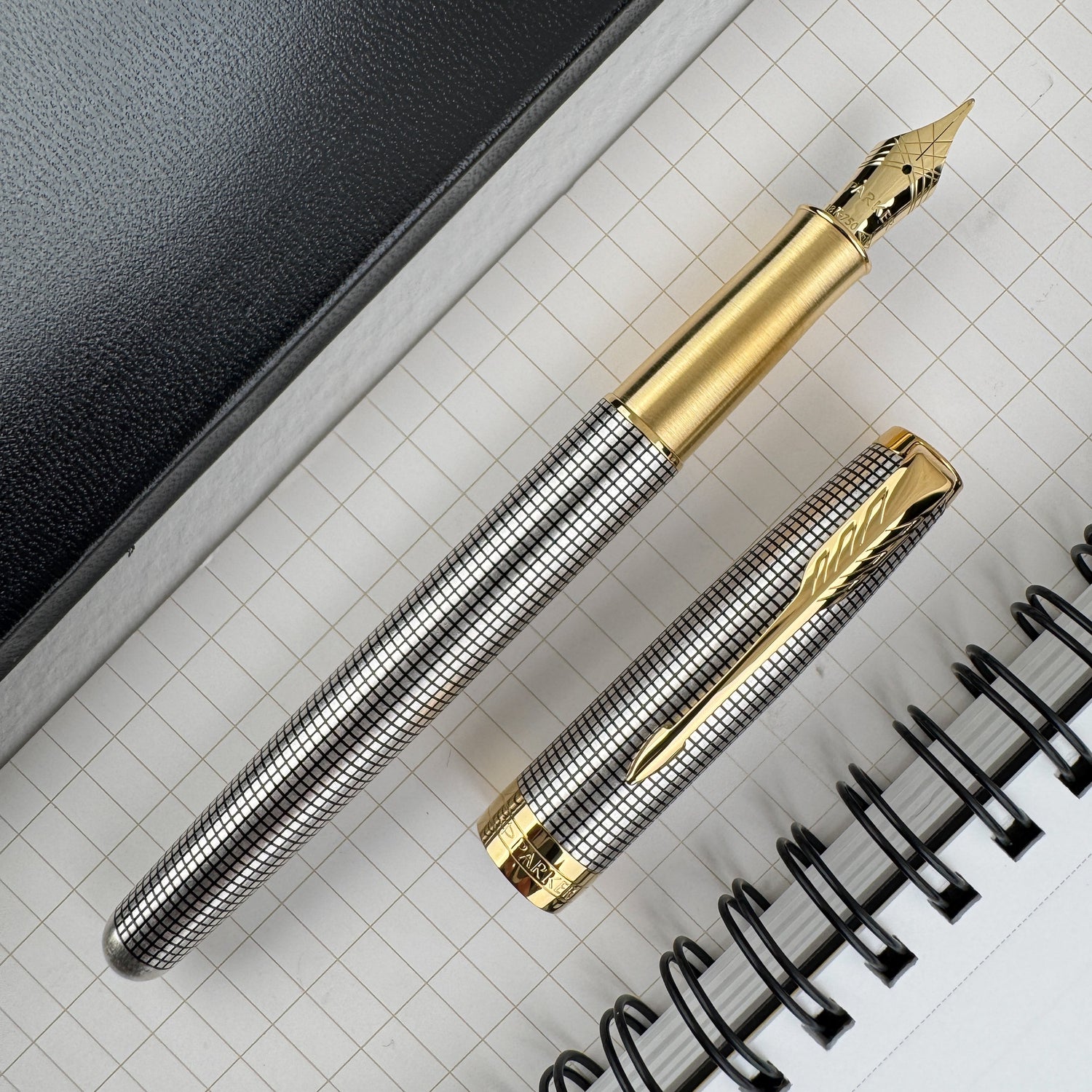 Parker Sonnet Fountain Pen - Silver Ciselé with Gold Trim