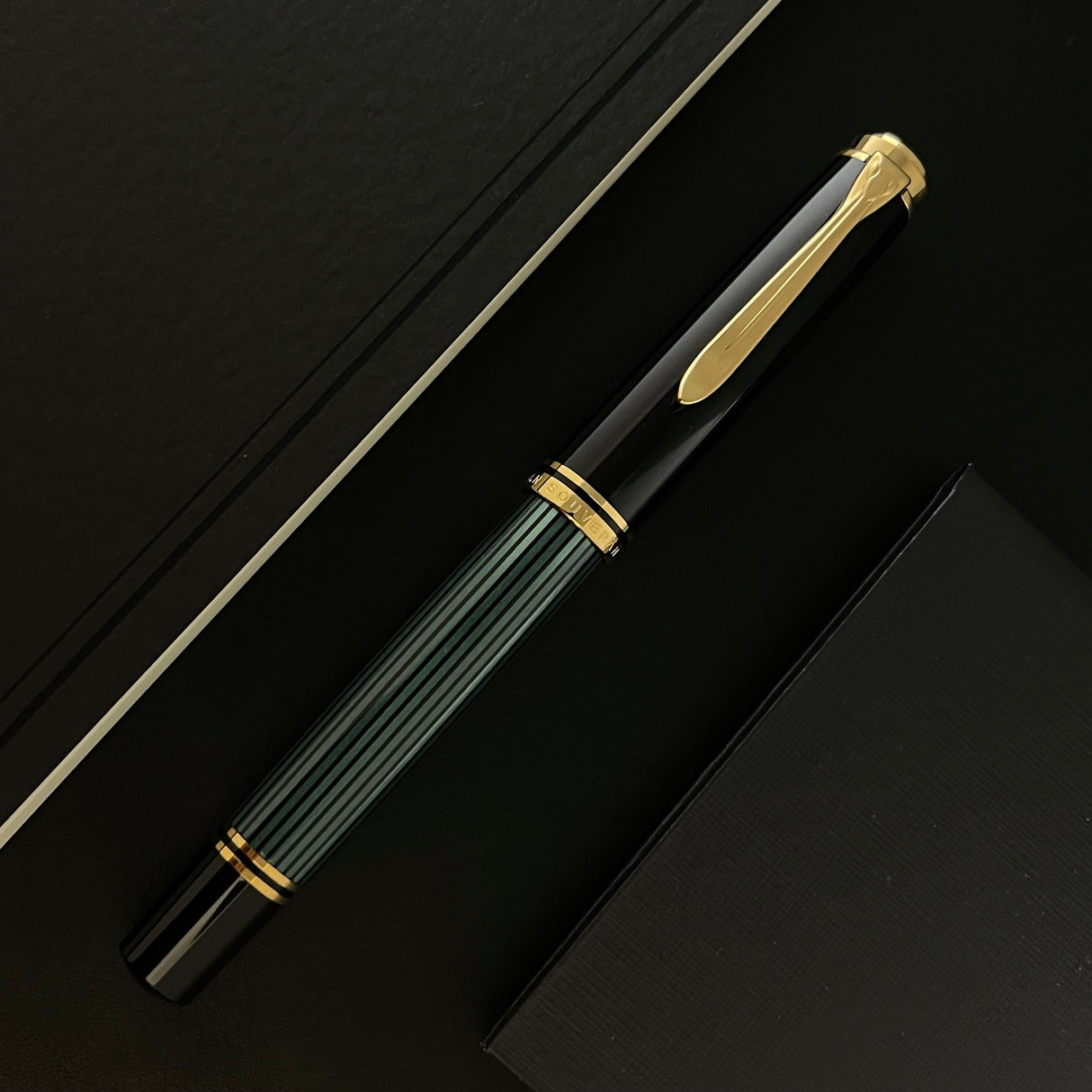 Pelikan Souveran R800 Rollerball Pen - Black-Green