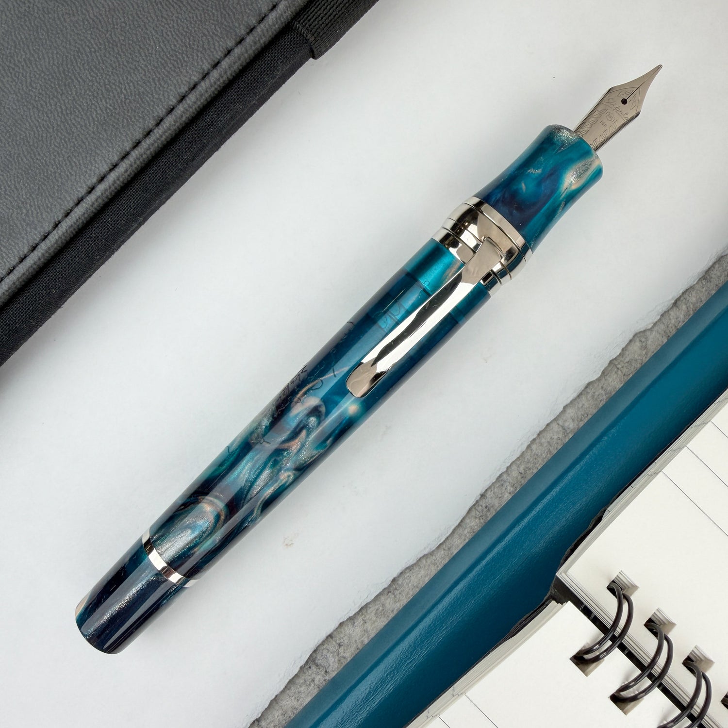 Stipula Da Vinci Capless Fountain Pen - Endless Dusk