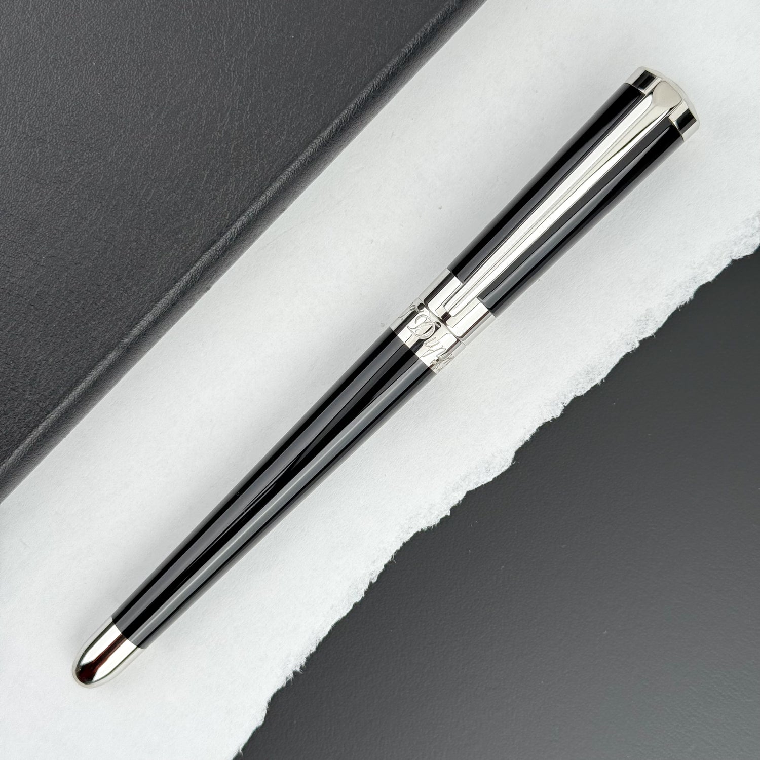 ST. Dupont Liberte Fountain Pen - Black Lacquer (Doorbuster)