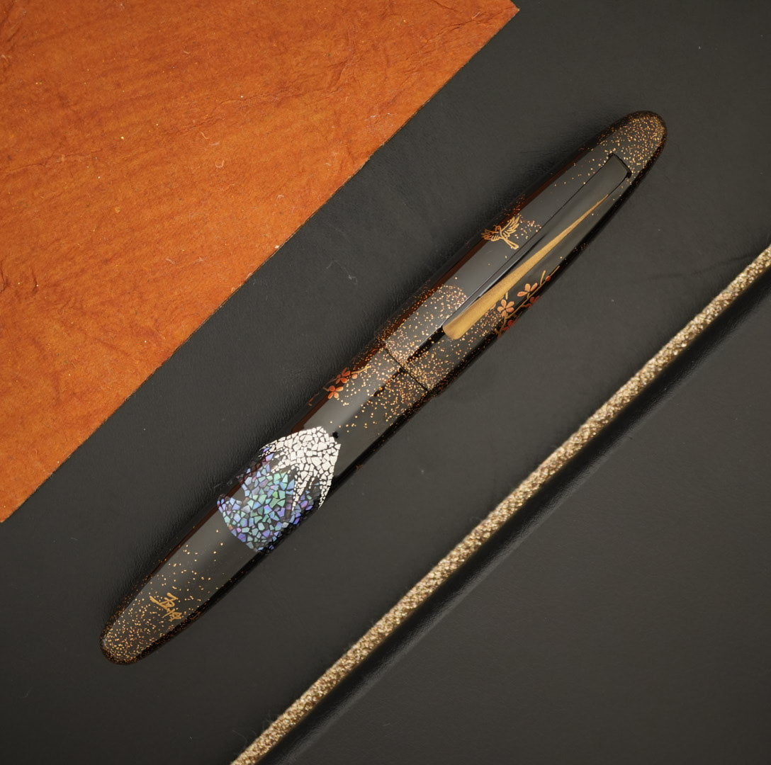 Taccia Miyabi Maki-e Fountain Pen - Fujiyama (Limited Edition)