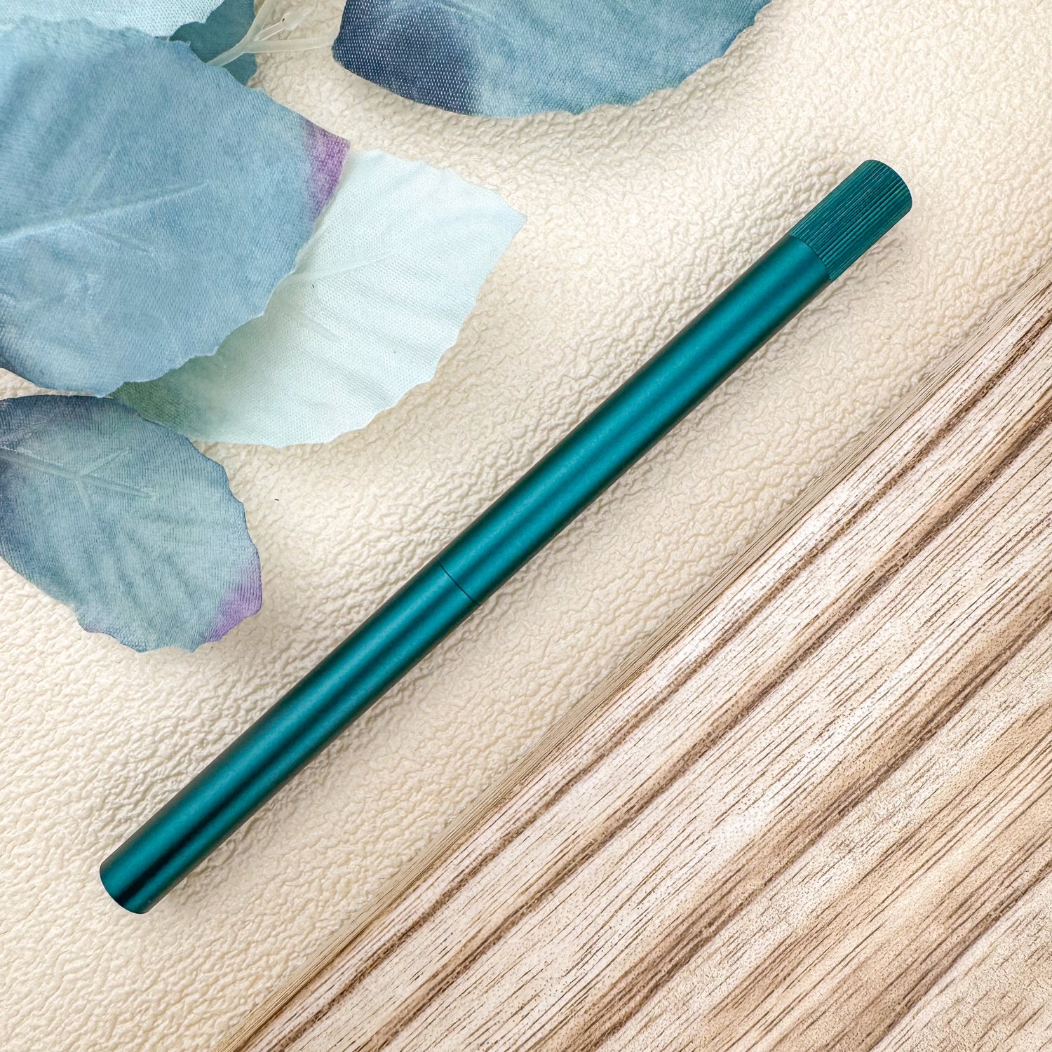 Tom's Studio Lumos Pro - Refillable Multi-Tip Pen