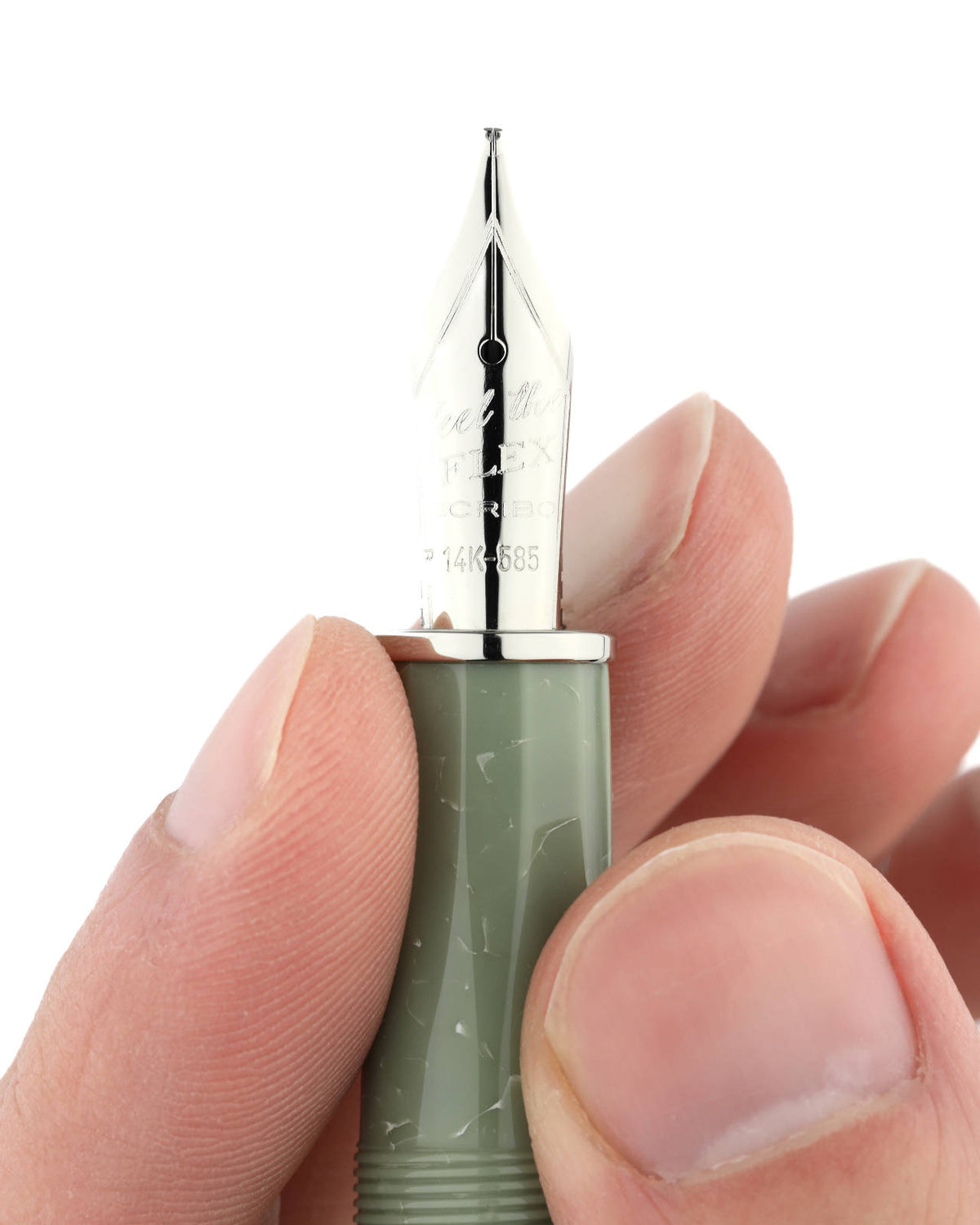 FEEL Verde Antico nib in hand