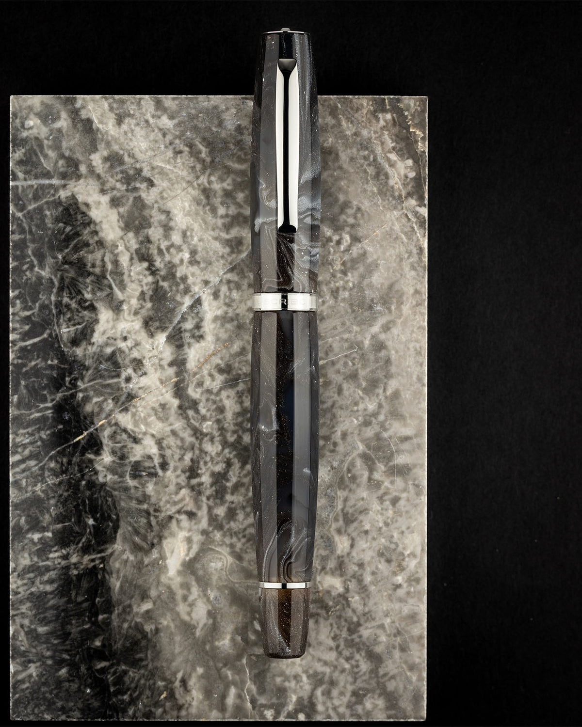 FEEL Nova Stella Platinum capped detail