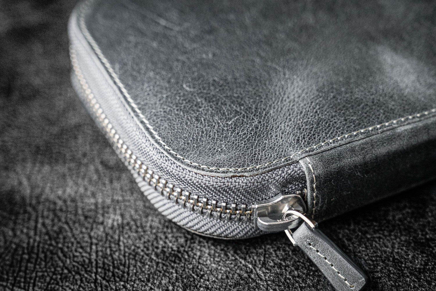 Galen Leather 10 Pen Zipper Case - Crazy Horse Smoky | Atlas Stationers.